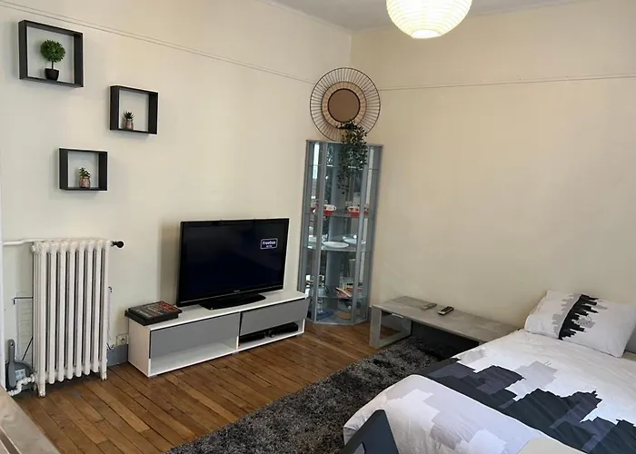 Studio Proche Paris, Proche Meteo 4,13
